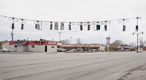 Kodak  City,  2012 / Traffic  lights,  West  Ridge  Road, Rochester NY
<br>© Catherine Leutenegger