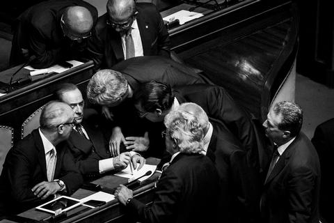 Silvio Berlusconi and his senators, Rome;
Vox Populi
2013
© Gianni Cipriano