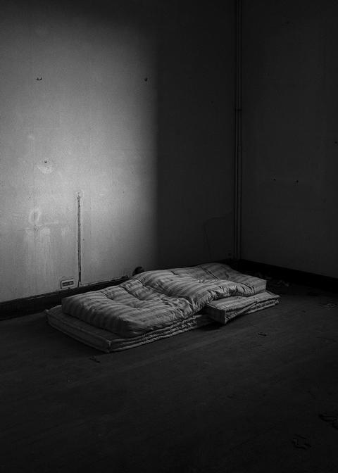 The mattress, Réenchantement des corps, 2018, © Eden Levi Am