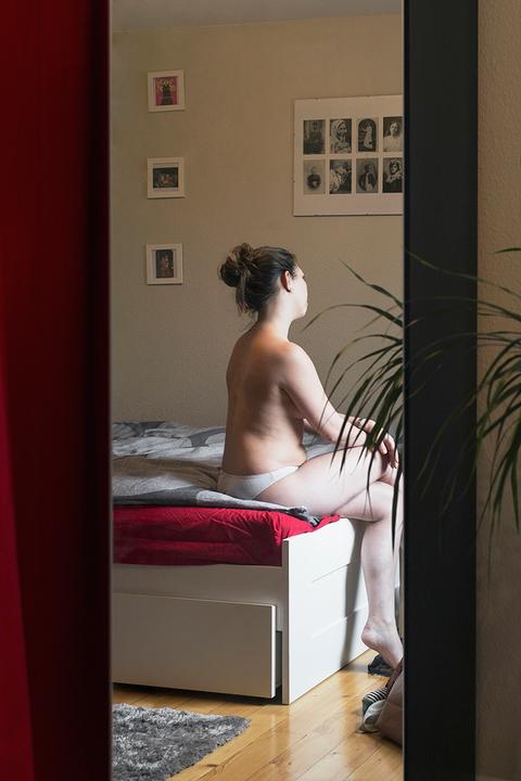 Femme menstruée, From the series Tupua, 2018, ©Aline Bovard Rudaz